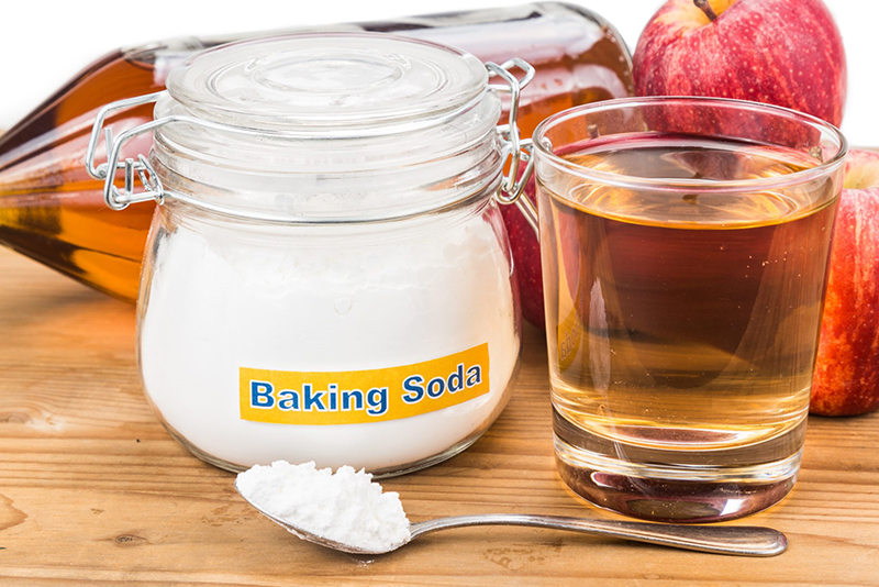 Khử m&ugrave;i ống tho&aacute;t nước, m&ugrave;i h&ocirc;i cống bằng baking soda v&agrave; giấm