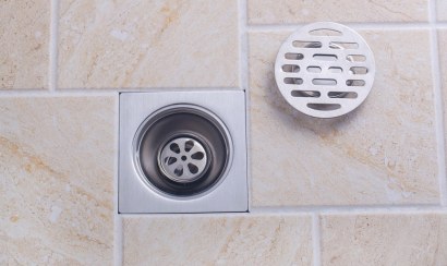 Cống sàn nhà vệ sinh chung cư bị bốc mùi làm thế nào để xử lý?