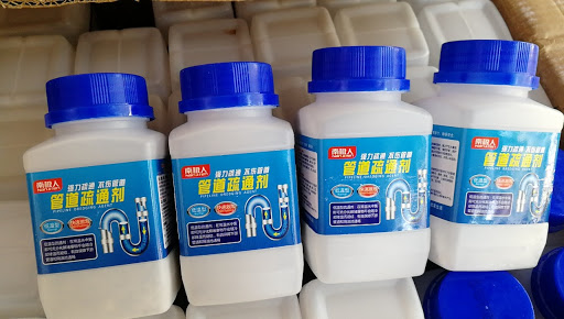 D&ugrave;ng bột th&ocirc;ng cống để th&ocirc;ng tắc lavabo v&agrave; chậu rửa b&aacute;t