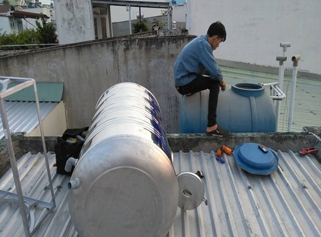 Vệ sinh bồn nước quận G&ograve; Vấp