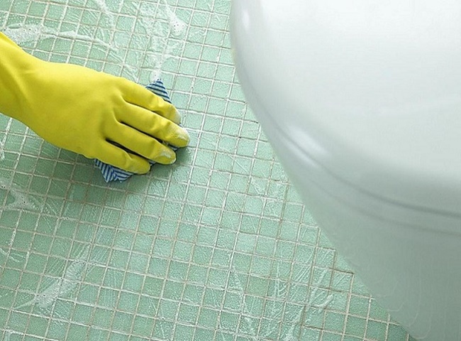 M&aacute;ch bạn 7 bước vệ sinh nh&agrave; tắm hiệu quả đơn giản tại nh&agrave;