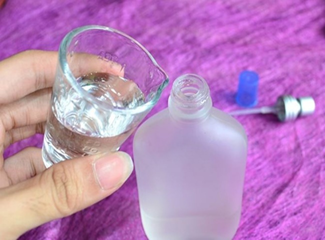 Khử m&ugrave;i h&ocirc;i nh&agrave; vệ sinh ở chung cư bằng c&aacute;ch n&agrave;o hiệu quả?