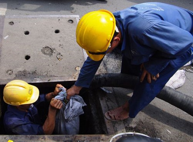 Nạo v&eacute;t hố ga quận 6 Minh Đức giảm gi&aacute; 30%, BH l&acirc;u d&agrave;i
