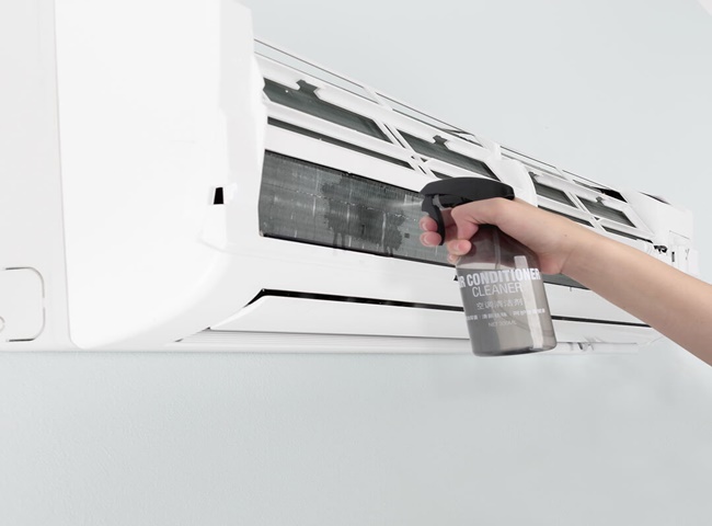 Cách vệ sinh máy lạnh áp trần tại nhà đơn giản hiệu quả