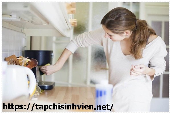 Chia sẻ c&aacute;ch pha nước lau ch&ugrave;i nh&agrave; cửa an to&agrave;n cho b&agrave; bầu