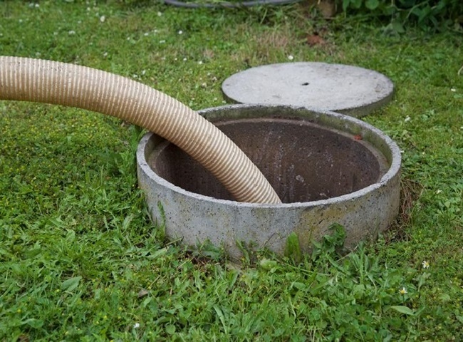 Thợ h&uacute;t hầm cầu quận B&igrave;nh Thạnh chuy&ecirc;n m&ocirc;n cao