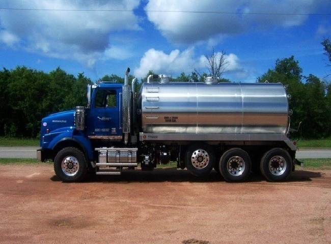 Xe vận chuyển của r&uacute;t hầm cầu huyện H&oacute;c M&ocirc;n phục vụ nhanh ch&oacute;ng