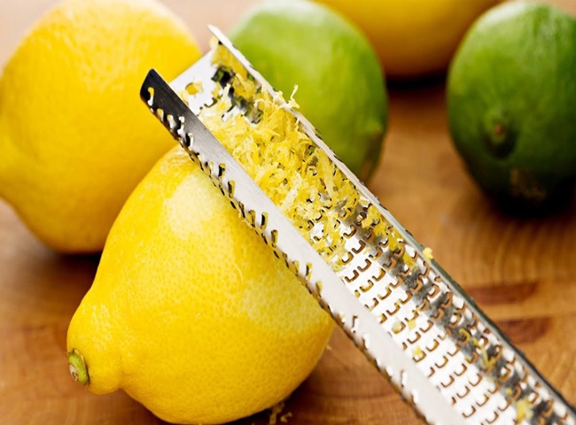 C&aacute;ch khử m&ugrave;i h&ocirc;i nh&agrave; cầu bằng baking soda