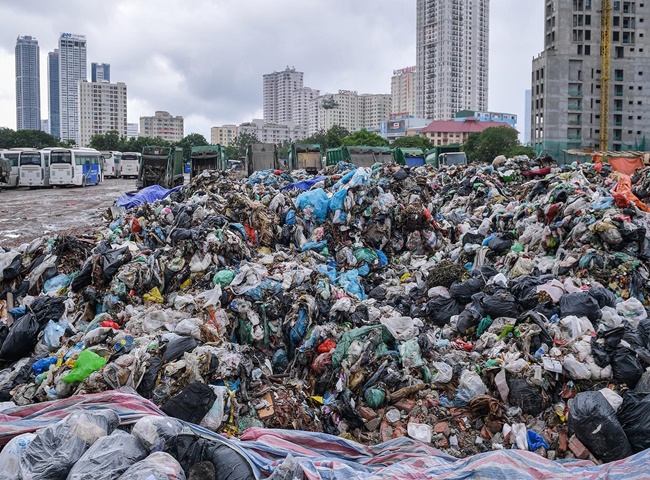 H&uacute;t chất thải c&ocirc;ng nghiệp Quận 8 v&agrave; ph&acirc;n loại