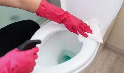 Mẹo tẩy rửa nhà vệ sinh nhanh chóng và hiệu quả