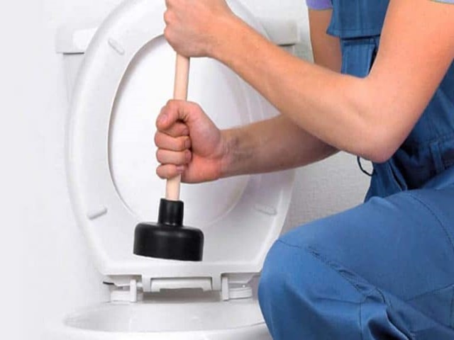 C&aacute;c biện ph&aacute;p xử l&yacute; bồn cầu bị nghẹt