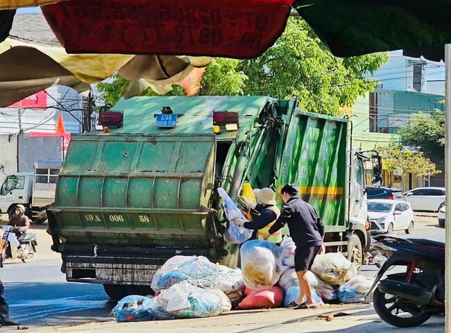 Dịch vụ thu gom rác thải sinh hoạt Minh Đức