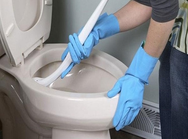 Mẹo gi&uacute;p bạn th&ocirc;ng cống nh&agrave; vệ sinh th&agrave;nh c&ocirc;ng
